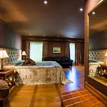 Ventura Boutique فندق فارنا