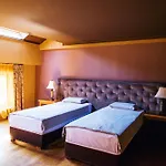 Ventura Boutique 3* فارنا